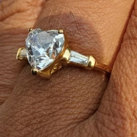 Swarovski Zirconia Heart in Vermeil YG Over Sterling Silver - Picture 5 of 10